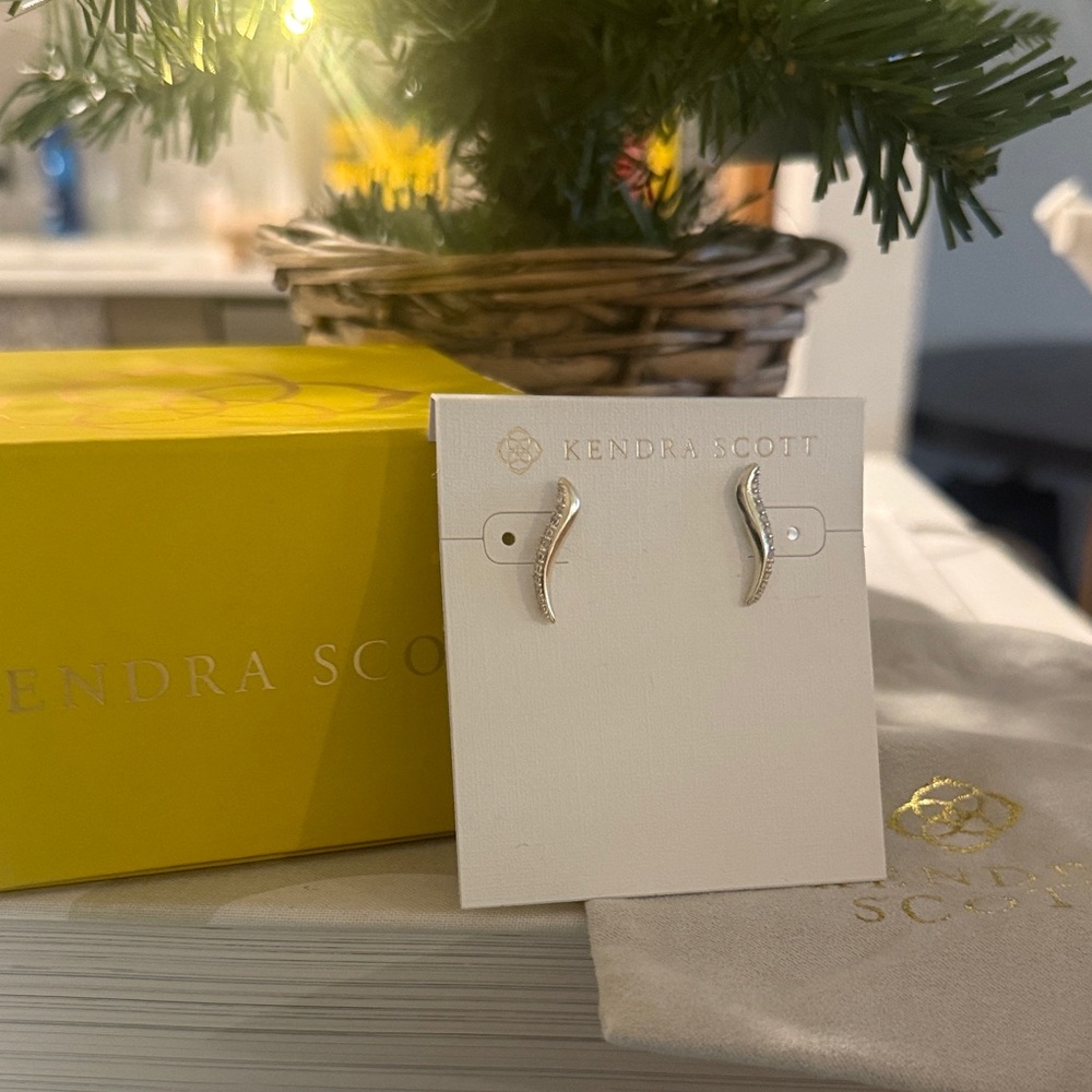 Kendra Scott Gold Jilly ear climber Earrings